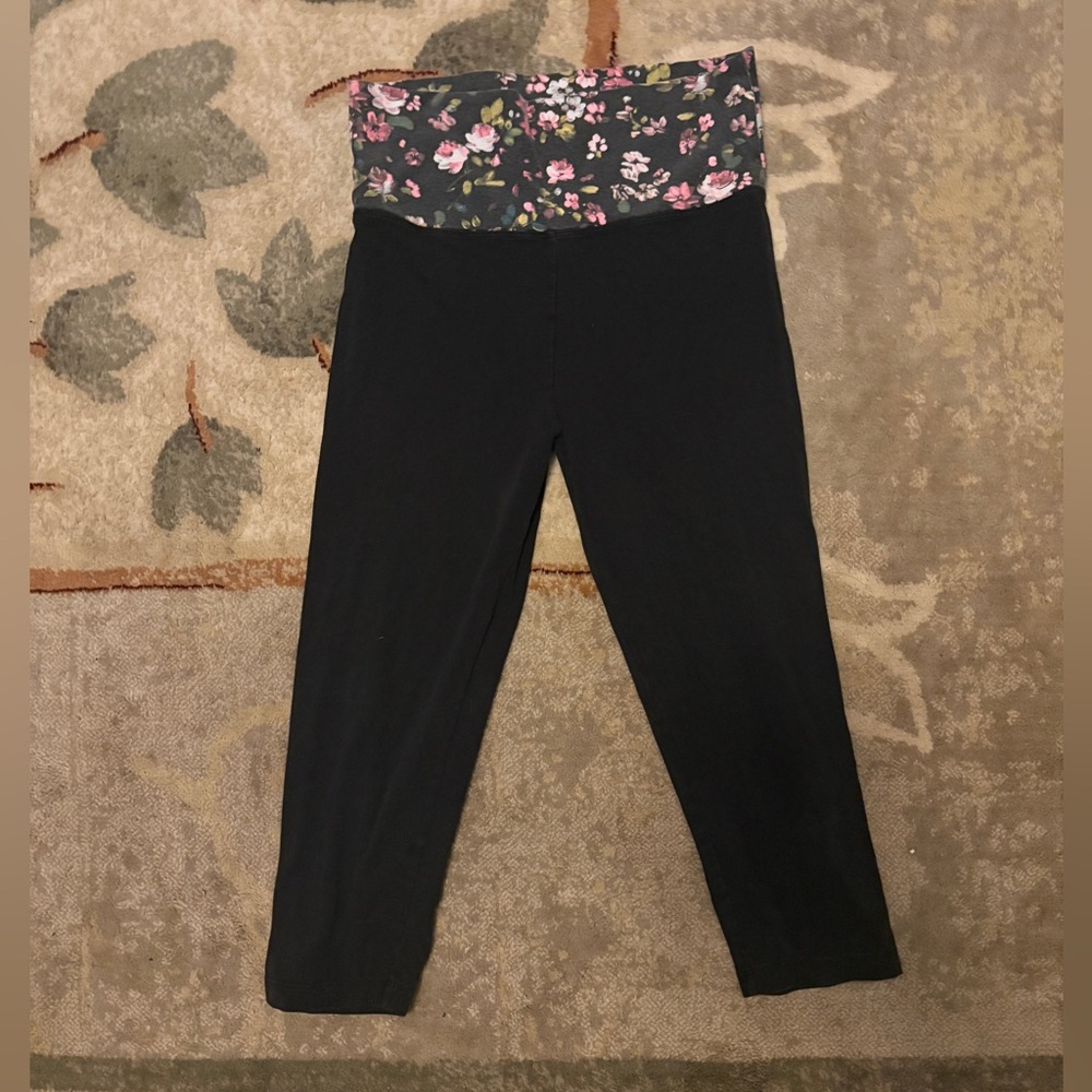 Victoria's Secret Capri Leggings